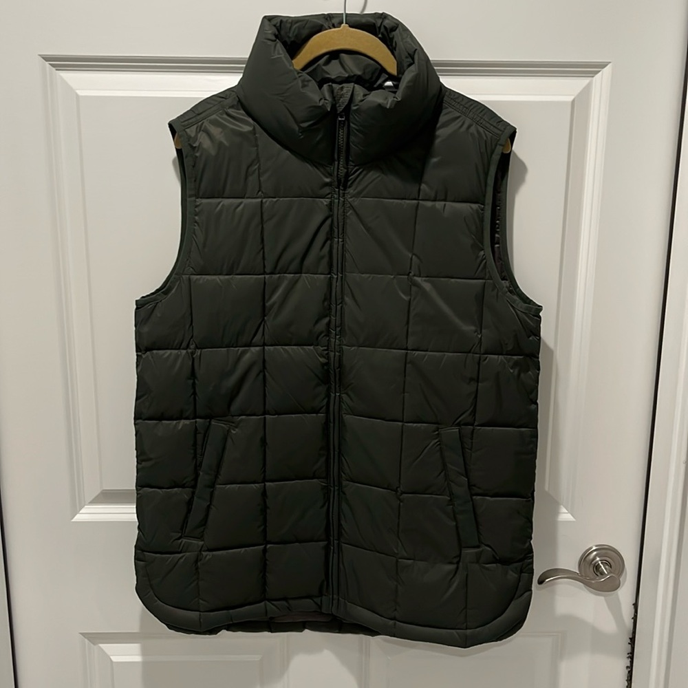 Gap puffer vest, dark green, NWOT